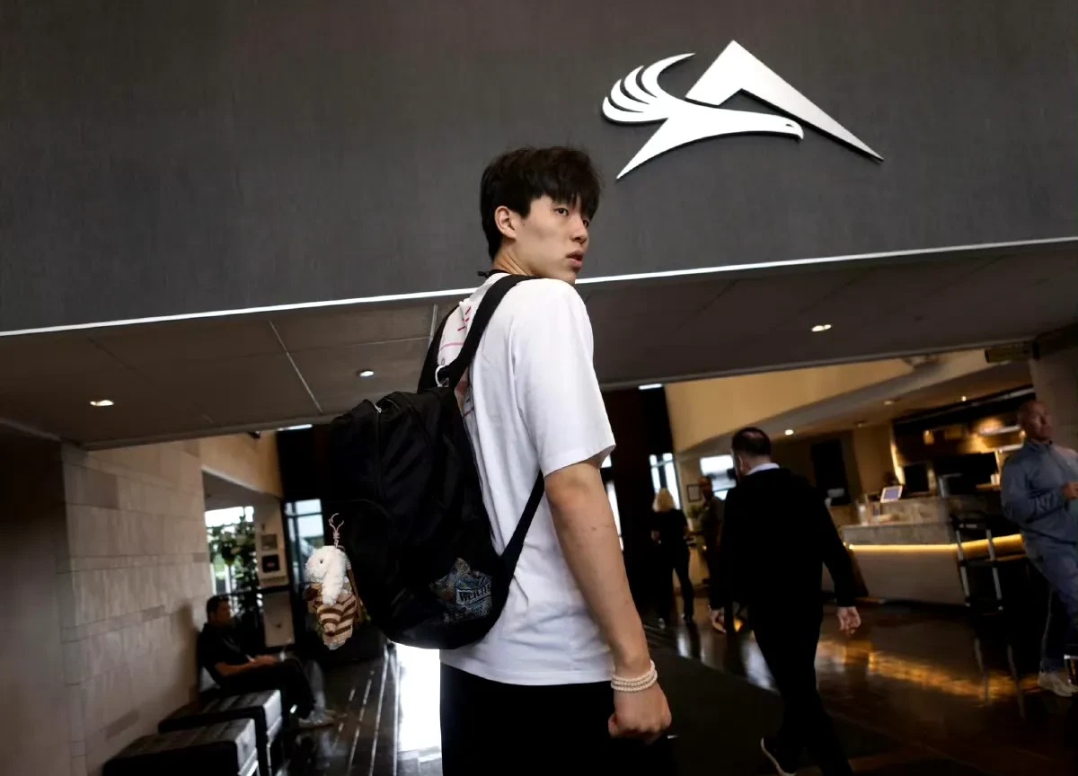 问鼎娱乐赛地聚焦——国王杯赛前热度飙升,波特兰开拓者单刀错失,信心回归,控场能力受关注的简单介绍