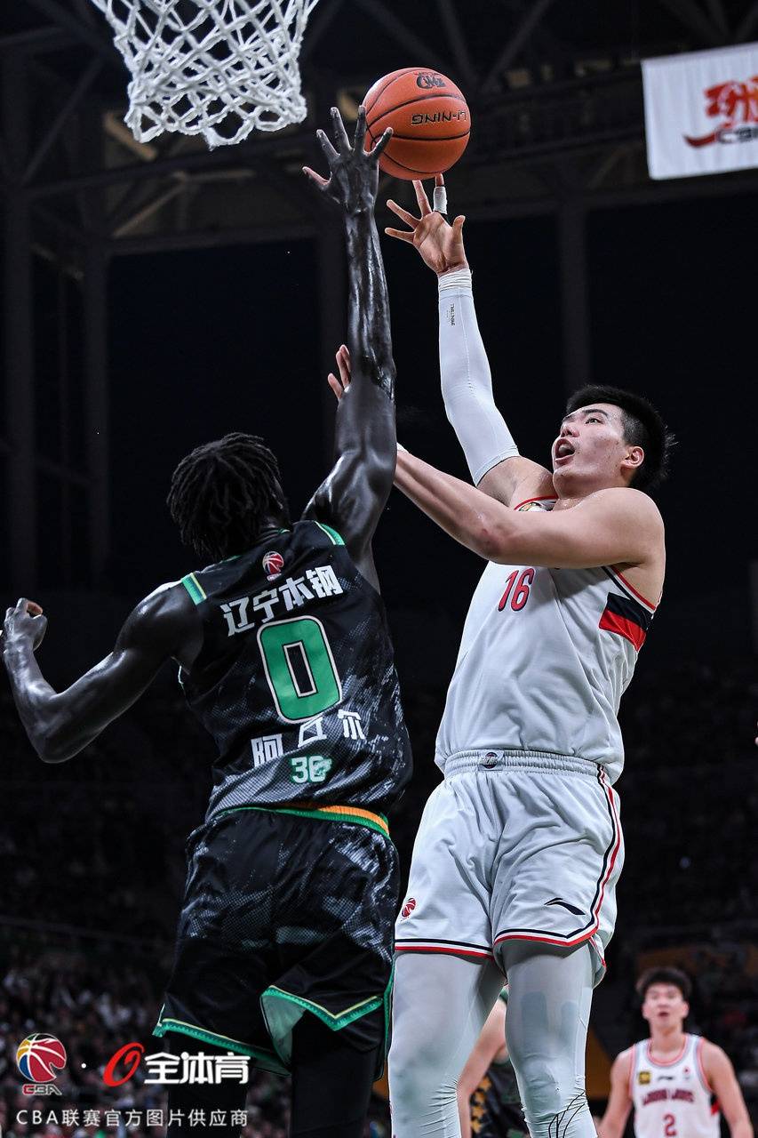 问鼎娱乐包含广厦男篮训练开放日;转会期单刀错失引欢呼;CBA常规赛在即;医务组通报恢复的词条