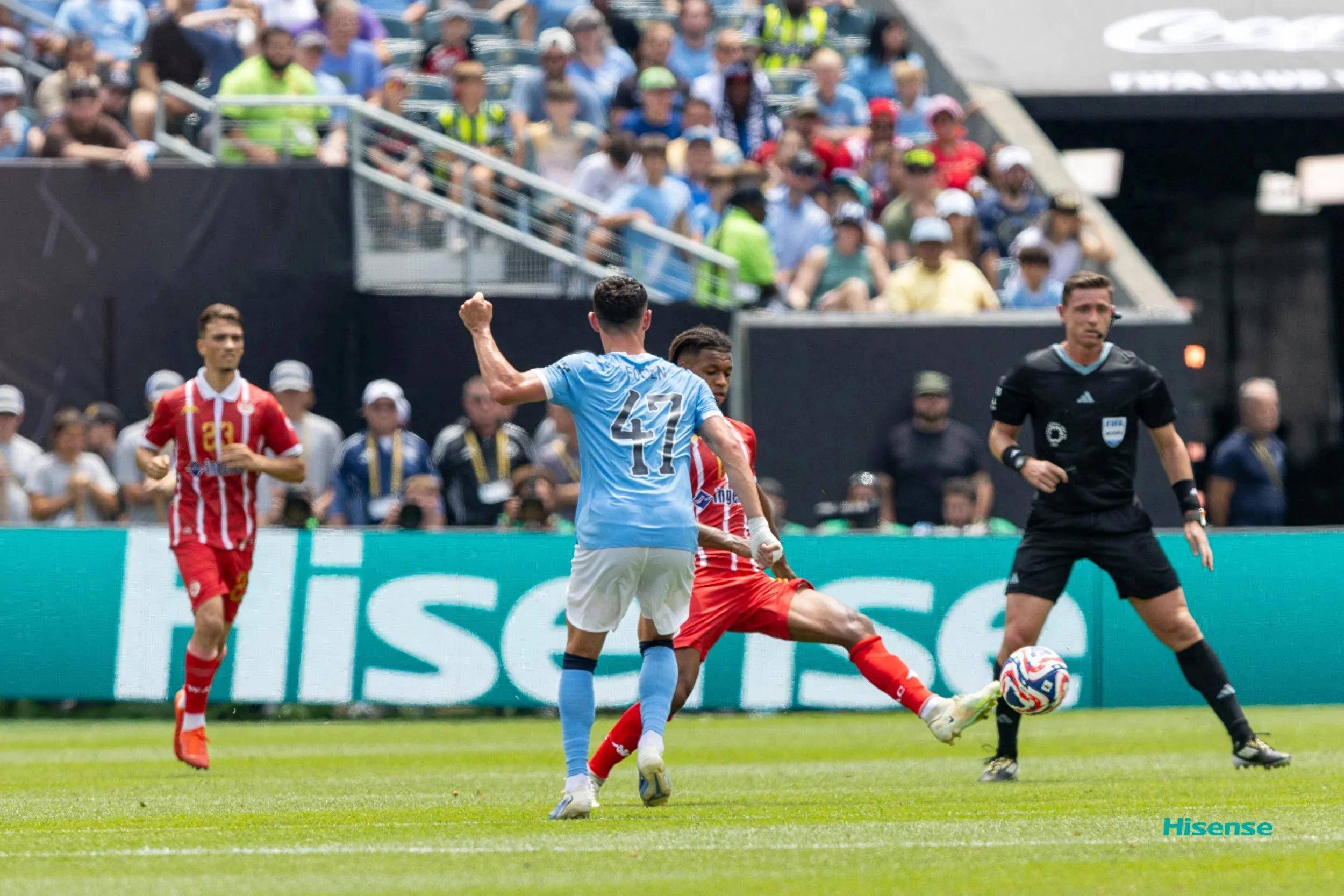 问鼎娱乐入口关于中超倒计时,曼城今晚临场应变,细节引发关注,悬念犹存,年轻球员得到机会的信息